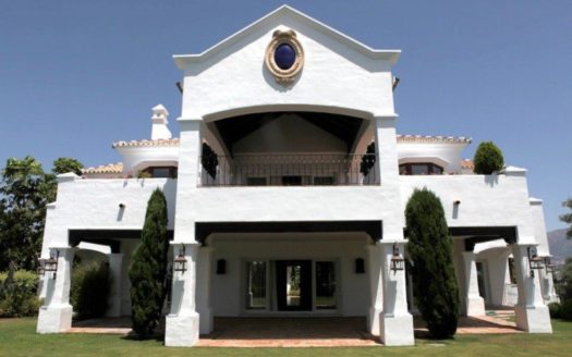 Villa de 5 dormitorios en Benahavis