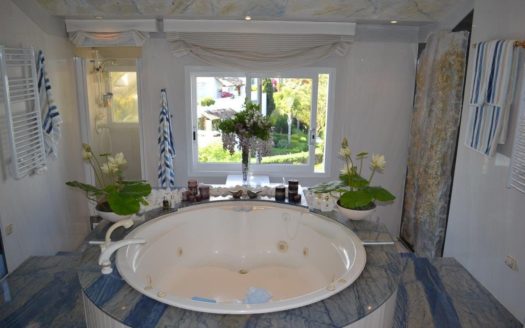 3 bedrooms Penthouse in Alhambra del Mar