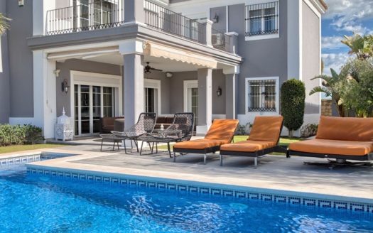 Villa de 4 dormitorios en Benahavis