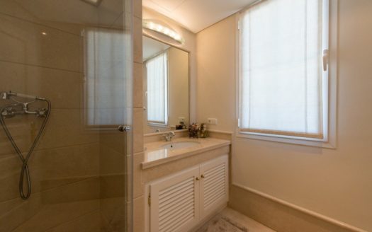 Villa de 4 dormitorios en Benahavis