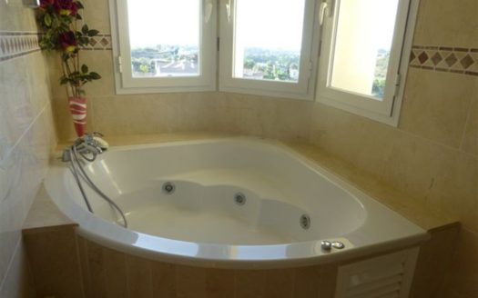 Villa de 4 dormitorios en Benahavis