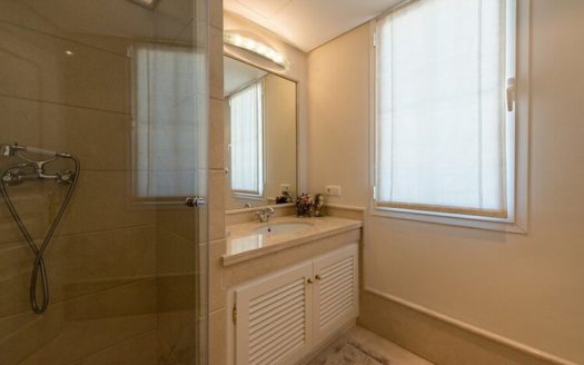 Villa de 4 dormitorios en Benahavis