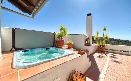 Ático de 3 dormitorios en Benahavis