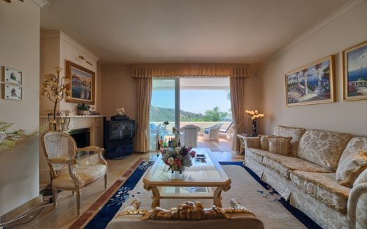 Apartamento de 3 dormitorios en Benahavis