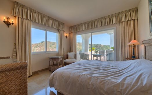 Apartamento de 3 dormitorios en Benahavis
