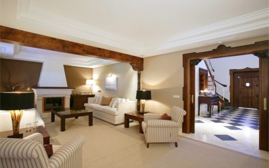 Villa de 5 dormitorios en Benahavis