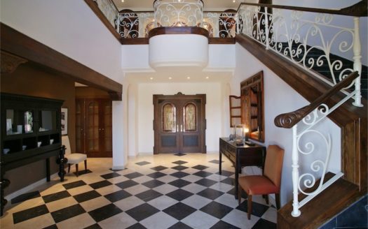 Villa de 5 dormitorios en Benahavis