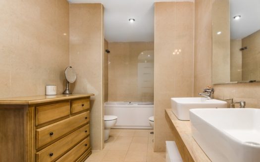 3 bedrooms Apartment in Nueva Andalucia