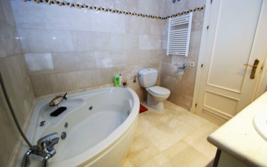 3 bedrooms Apartment in Nueva Andalucia