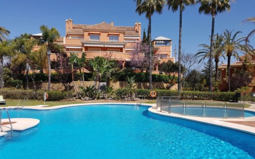 4 bedrooms Apartment in Nueva Andalucia