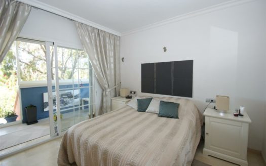 4 bedrooms Apartment in Nueva Andalucia