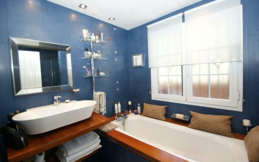 4 bedrooms Apartment in Nueva Andalucia