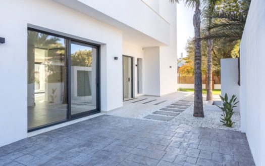 5 bedrooms Villa in Marbesa Playa