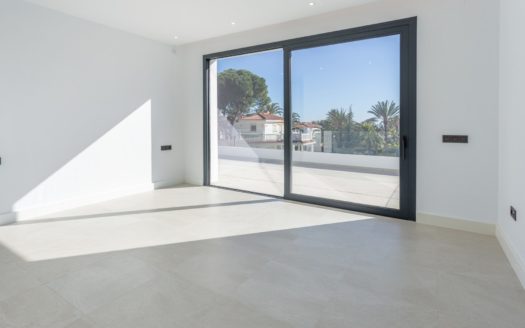 5 bedrooms Villa in Marbesa Playa