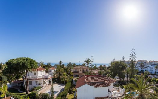 5 bedrooms Villa in Marbesa Playa