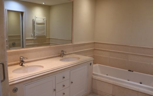 3 bedrooms Apartment in Nueva Milla de Oro