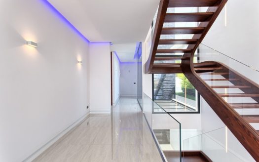 5 bedrooms Villa in Nueva Andalucia