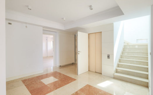 5 bedrooms Penthouse in Milla de Oro