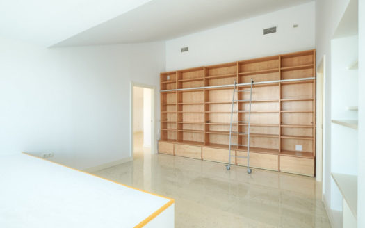 5 bedrooms Penthouse in Milla de Oro