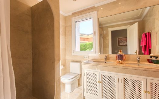 Villa de 4 dormitorios en Benahavis