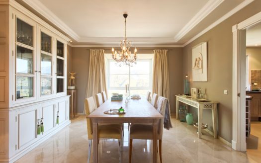 Villa de 4 dormitorios en Benahavis