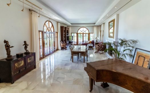 Villa de 5 dormitorios en Benahavis