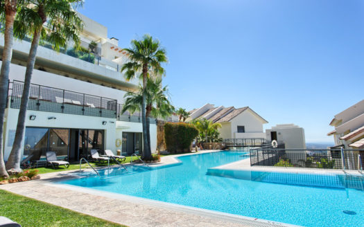 3 bedrooms Penthouse in Los Monteros Hill Club