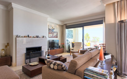 3 bedrooms Penthouse in Los Monteros Hill Club