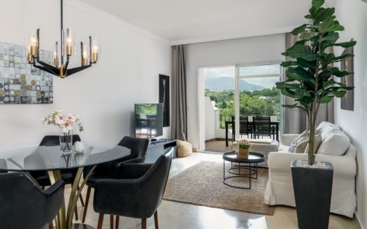 2 bedrooms Penthouse in Aloha Gardens