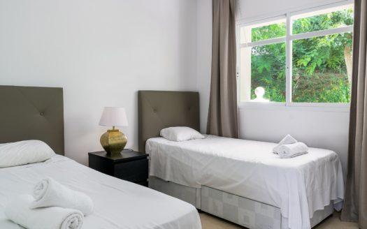 2 bedrooms Penthouse in Aloha Gardens