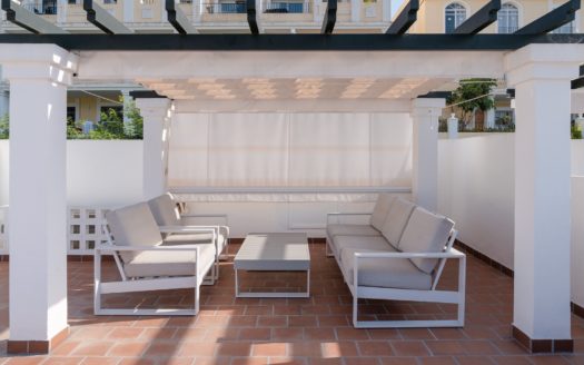 2 bedrooms Penthouse in Aloha Gardens