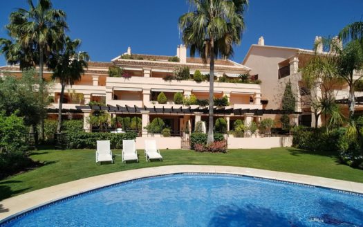 4 bedrooms Apartment in Nueva Andalucia