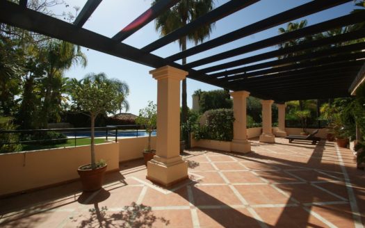 4 bedrooms Apartment in Nueva Andalucia