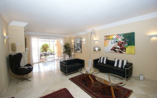 4 bedrooms Apartment in Nueva Andalucia