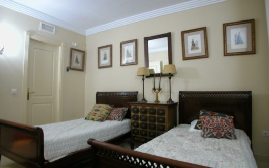 4 bedrooms Apartment in Nueva Andalucia