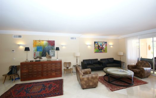 4 bedrooms Apartment in Nueva Andalucia
