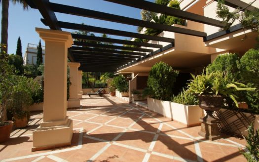 4 bedrooms Apartment in Nueva Andalucia
