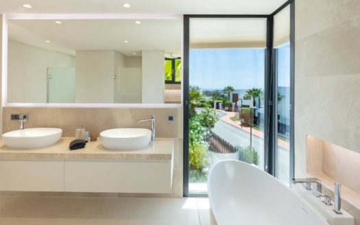 5 bedrooms Villa in Nueva Andalucia