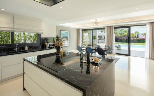 5 bedrooms Villa in Nueva Andalucia