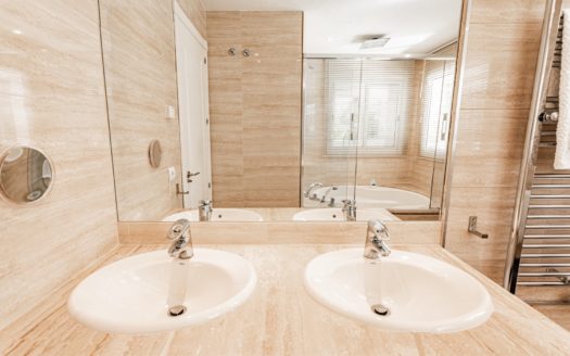 3 bedrooms Apartment in Nueva Andalucia