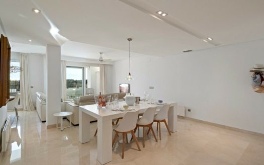 Apartamento de 3 dormitorios en Benahavis