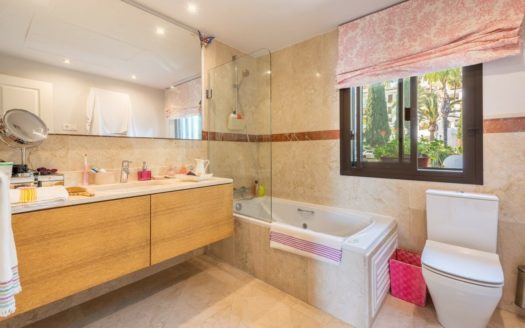 3 bedrooms Townhouse in Milla de Oro