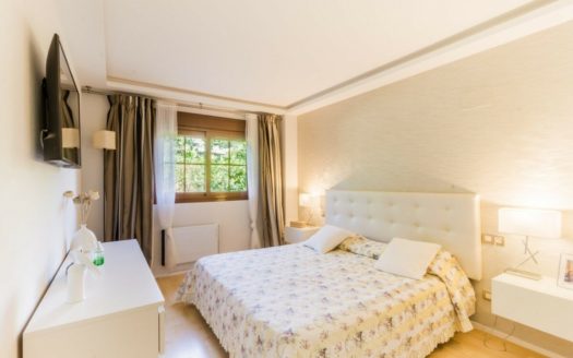 Apartamento de 3 dormitorios en Benahavis