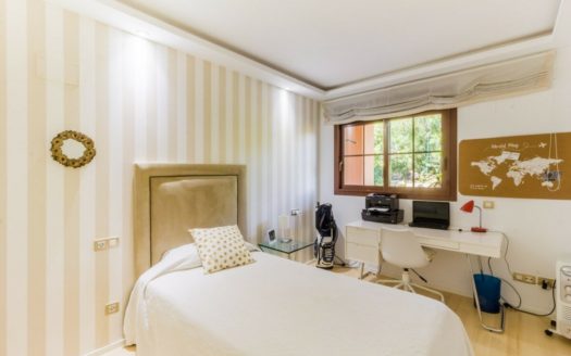 Apartamento de 3 dormitorios en Benahavis