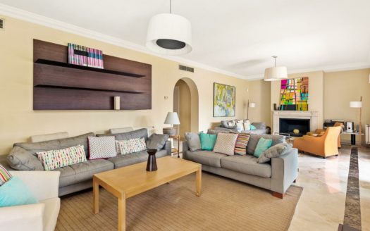 6 bedrooms Villa in Nueva Andalucia