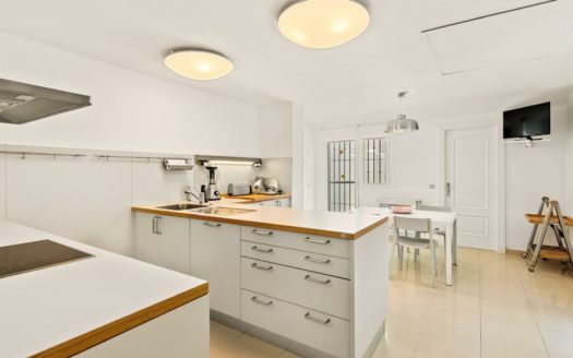 6 bedrooms Villa in Nueva Andalucia