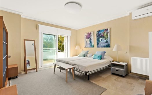 6 bedrooms Villa in Nueva Andalucia