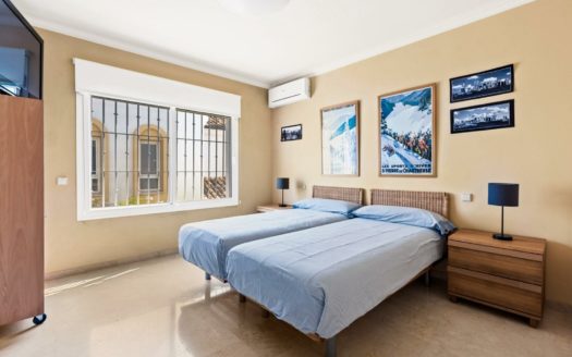 6 bedrooms Villa in Nueva Andalucia