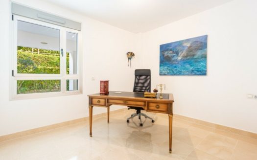 Apartamento de 3 dormitorios en Benahavis