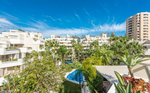 3 bedrooms Penthouse in Nueva Andalucia
